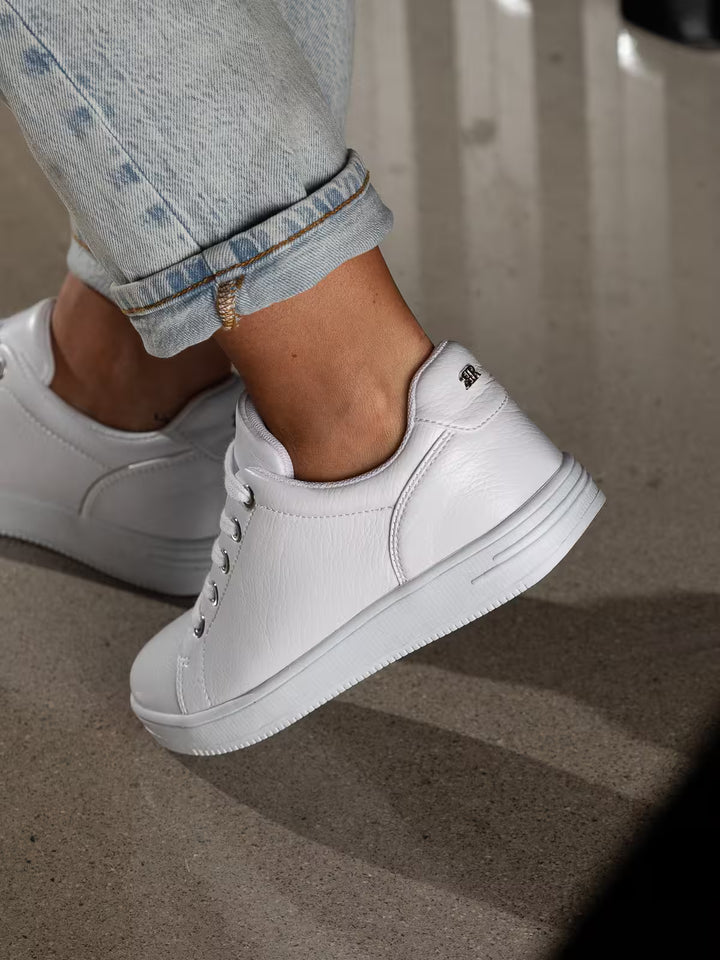 Gorbi Low White