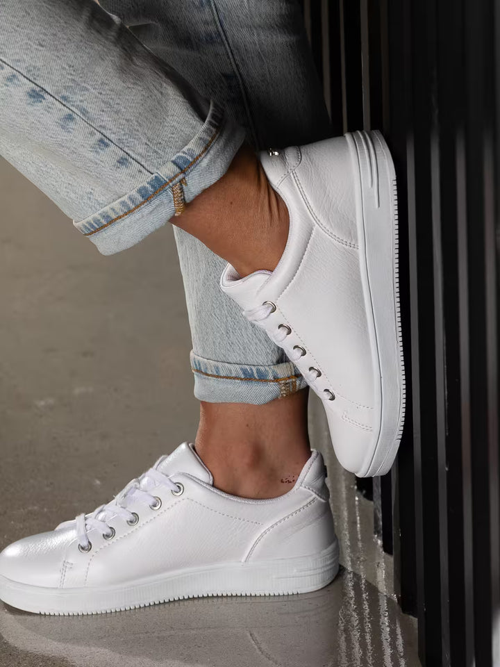 Gorbi Low White