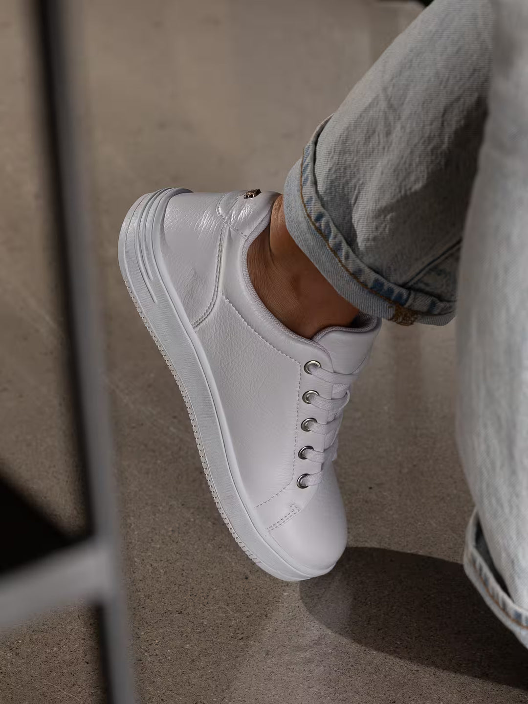 Gorbi Low White