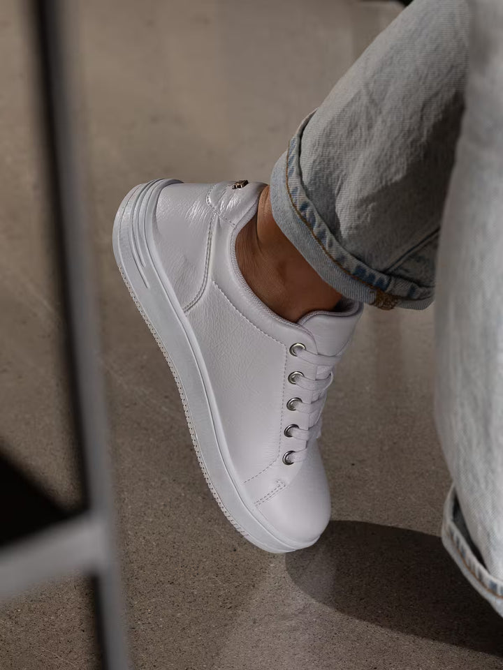 Gorbi Low White
