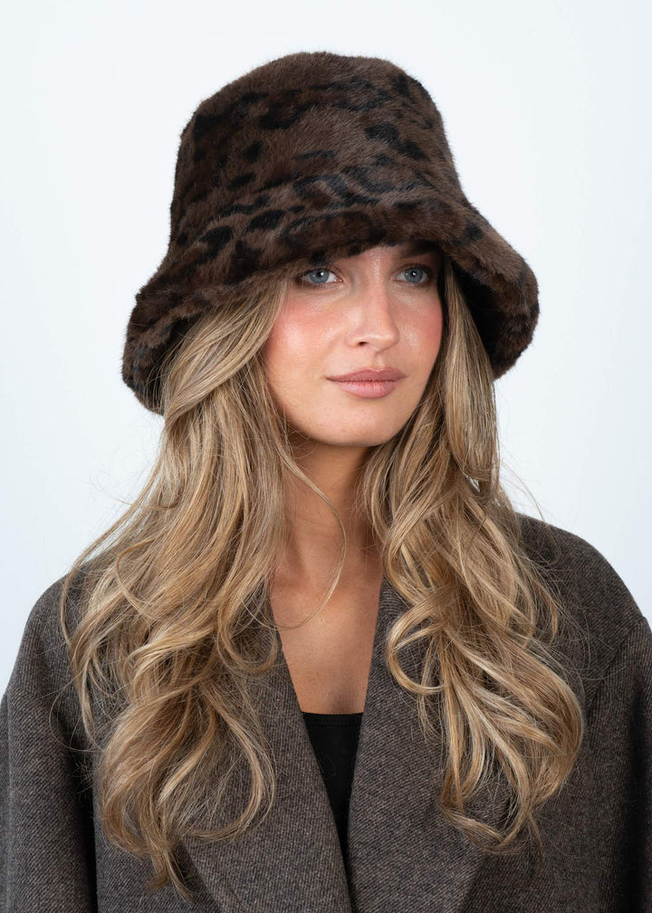 Furry Bucket Hat Leo