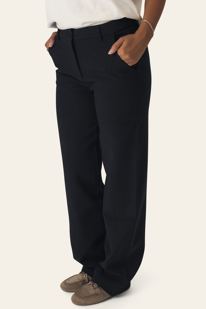 Signature Pants Black