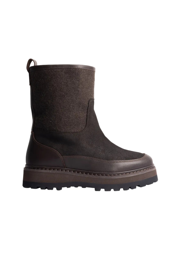 Tag Boot Chocolate