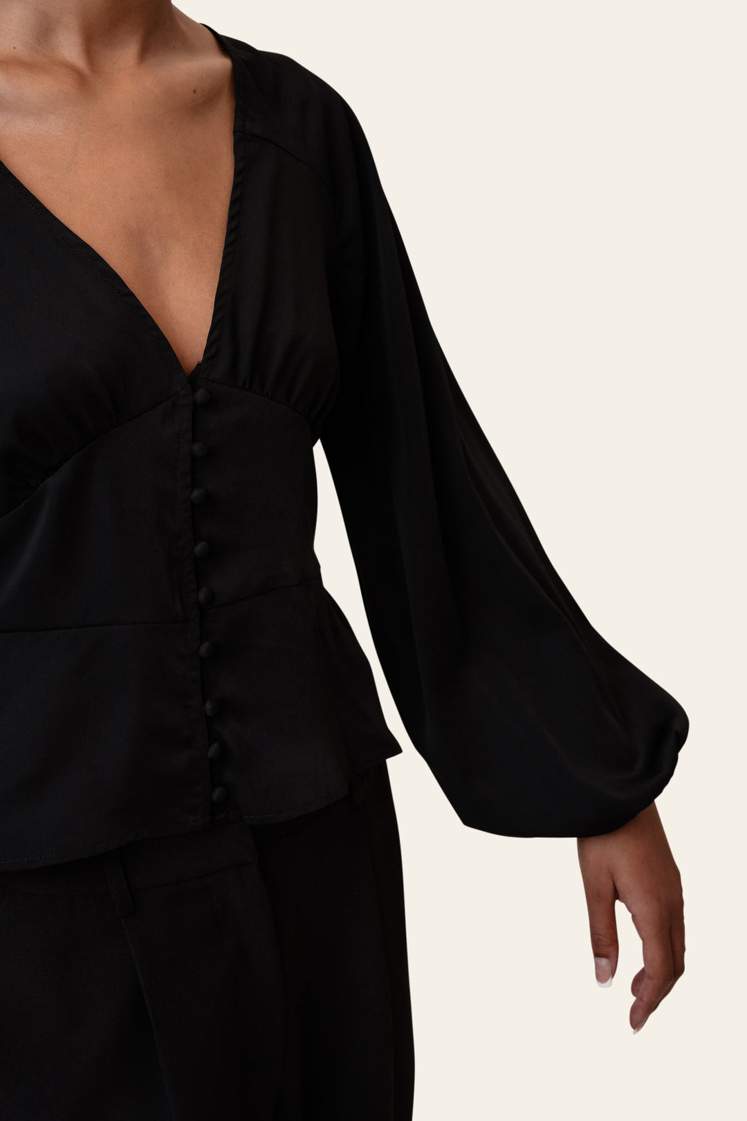 Addy Shirt Black | Skjorter og bluser | Smuk