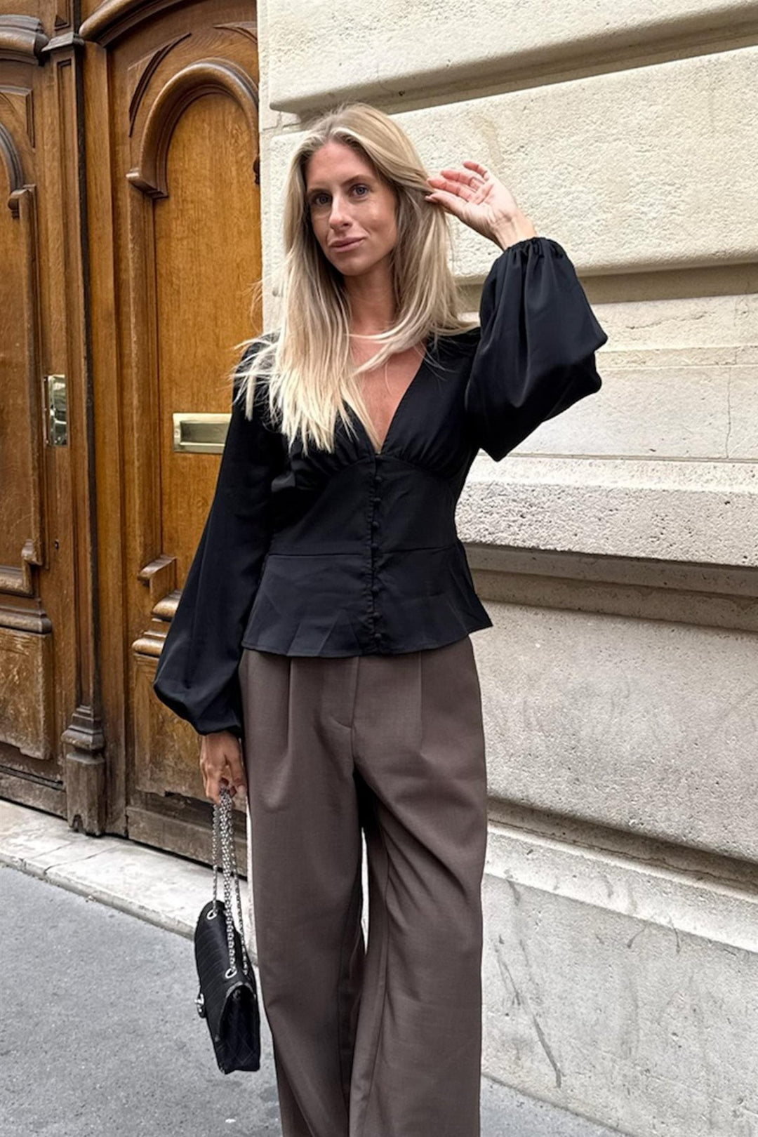 Addy Shirt Black | Skjorter og bluser | Smuk