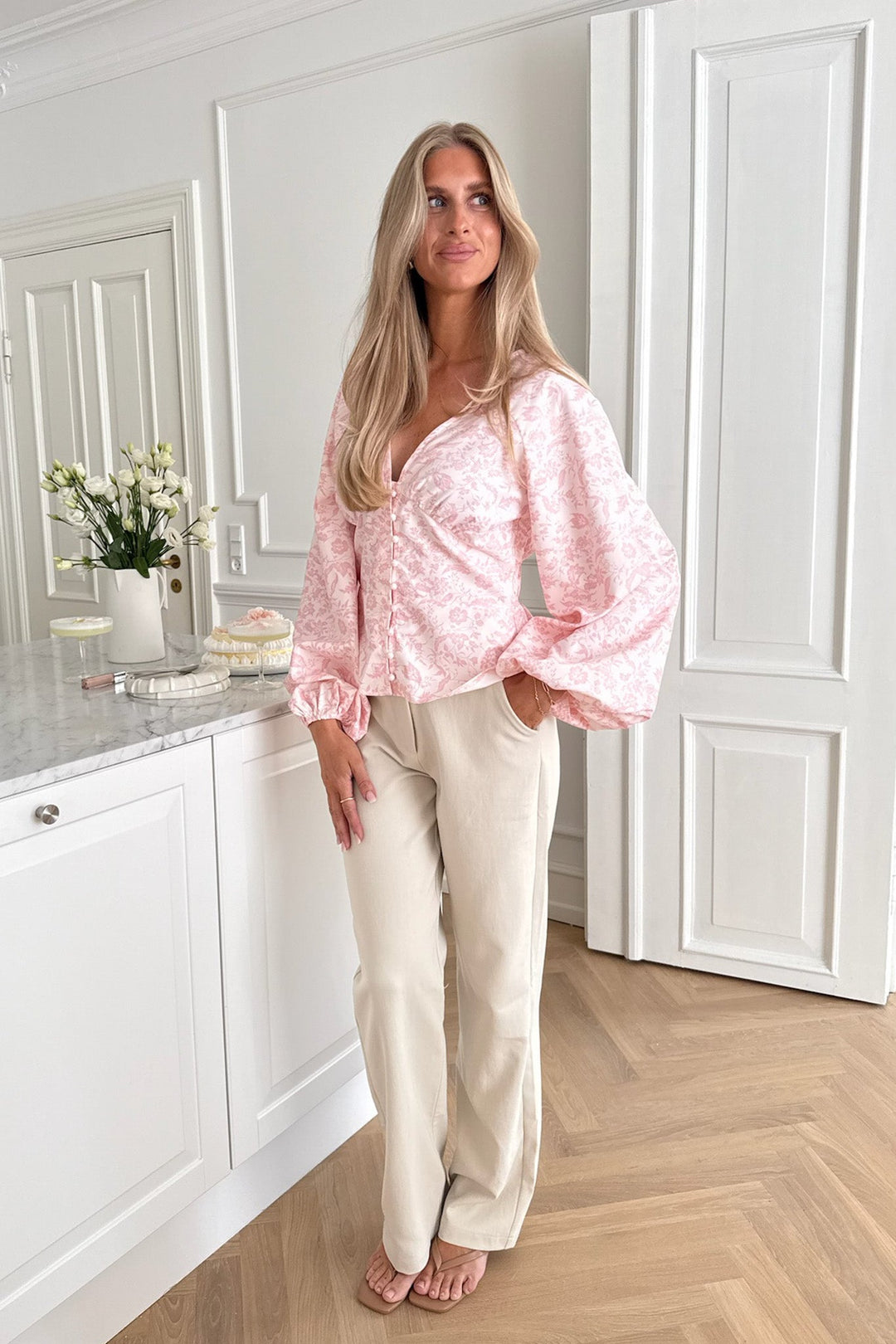 Addy Shirt Light Pink Floral | Skjorter og bluser | Smuk - Dameklær på nett