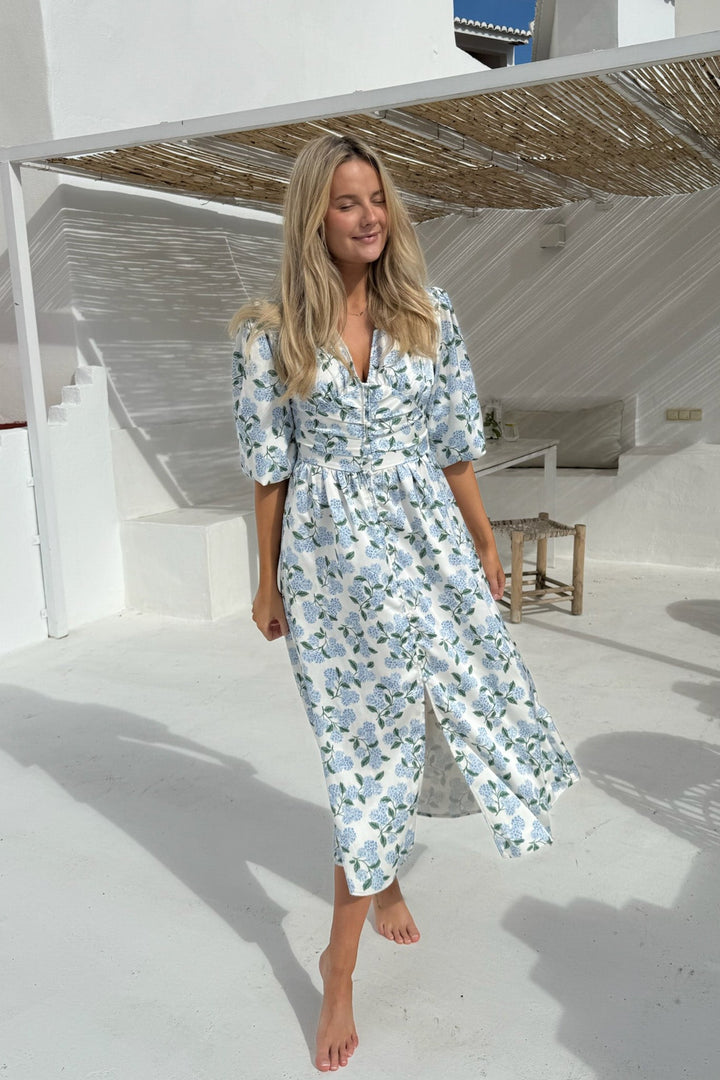 Adelic Long Dress Blue Hydrangea Print | Kjoler | Smuk - Dameklær på nett