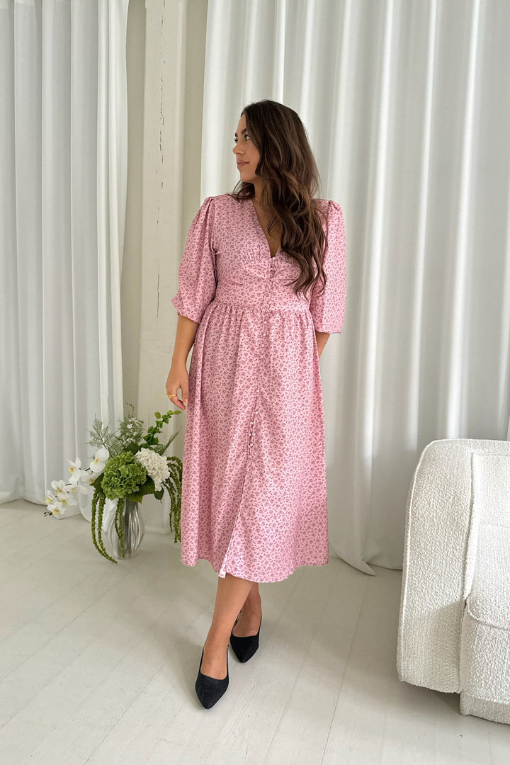 Adelic Long Dress Pink Flower Stem Print | Kjoler | Smuk - Dameklær på nett