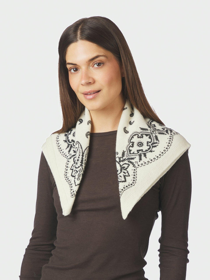 Adelina Paisley Knit Scarf Off White | Accessories | Smuk