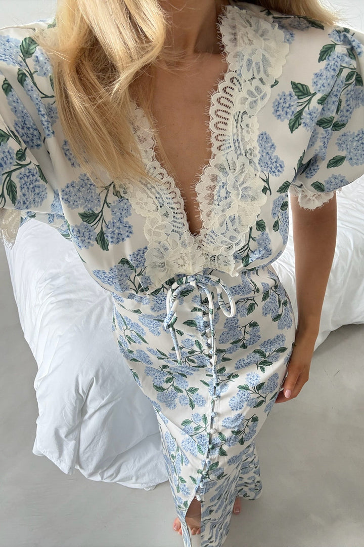 Agnete Long Dress Blue Hydrangea Print | Kjoler | Smuk - Dameklær på nett