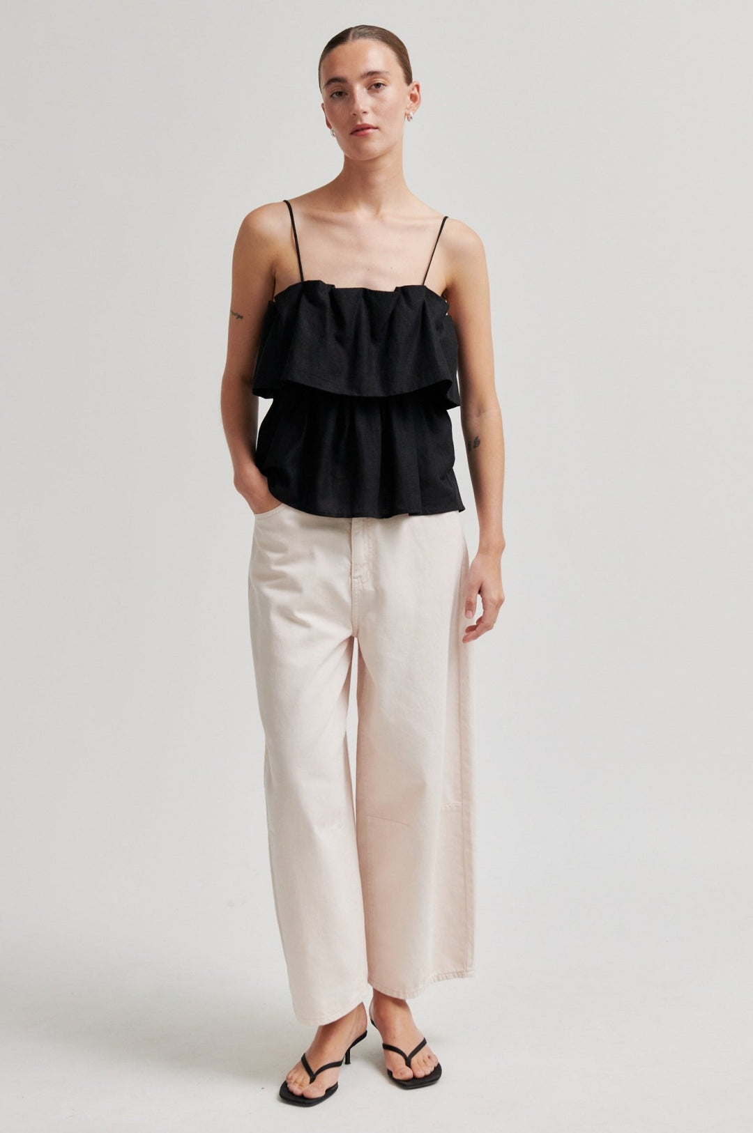 Aie Top Black | Topper | Smuk