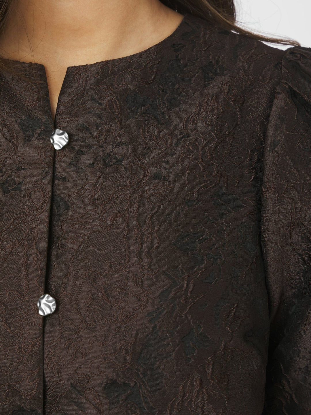 Aisa Brocade Blouse Dark Brown | Skjorter og bluser | Smuk - Dameklær på nett