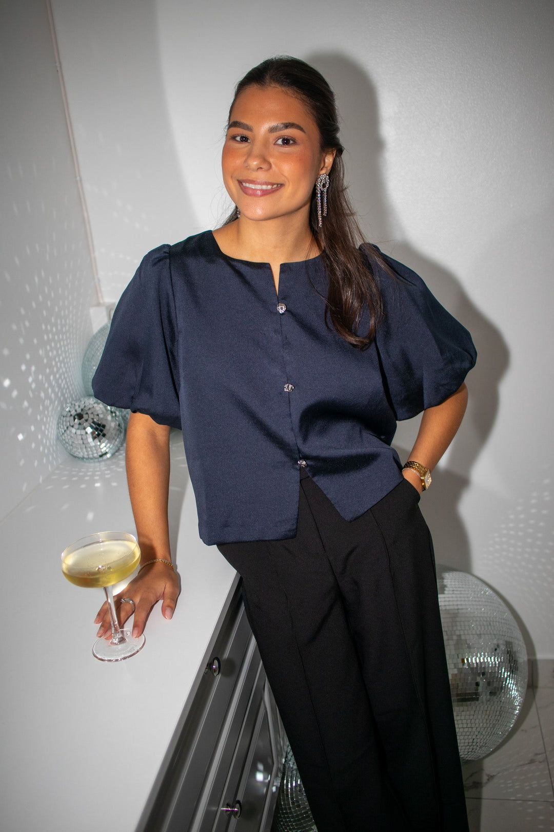 Aisa Dull Satin Blouse Navy | Skjorter og bluser | Smuk - Dameklær på nett