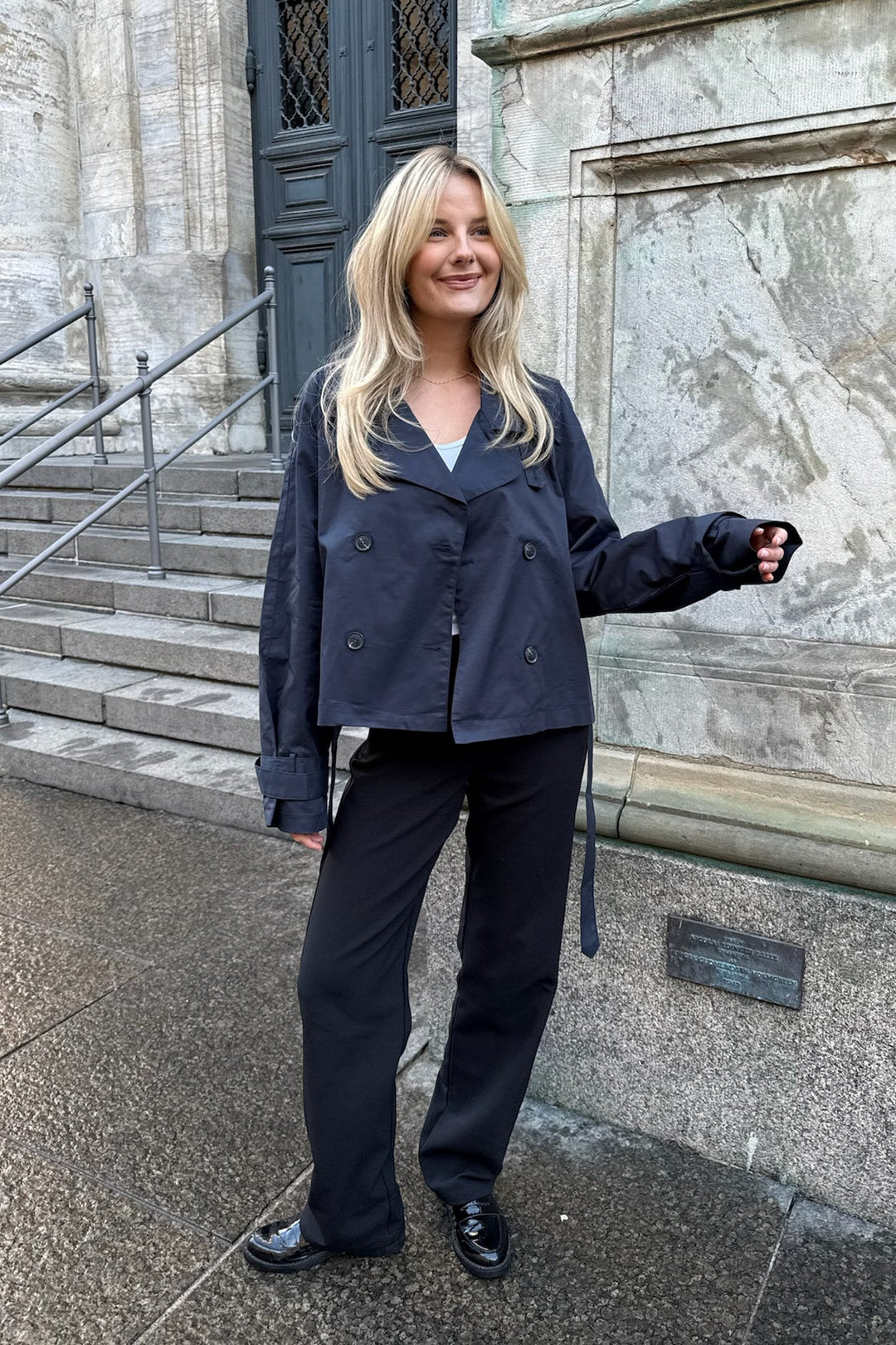 Alma Trenchcoat Navy | Yttertøy | Smuk - Dameklær på nett