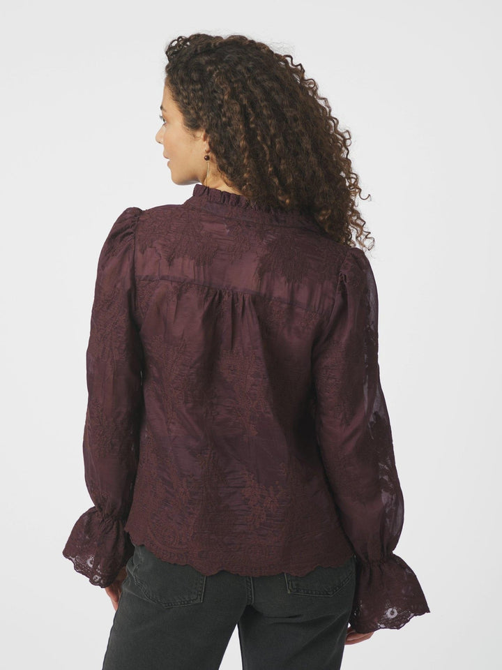 Amara Big Embroidery Blouse Burgundy | Skjorter og bluser | Smuk