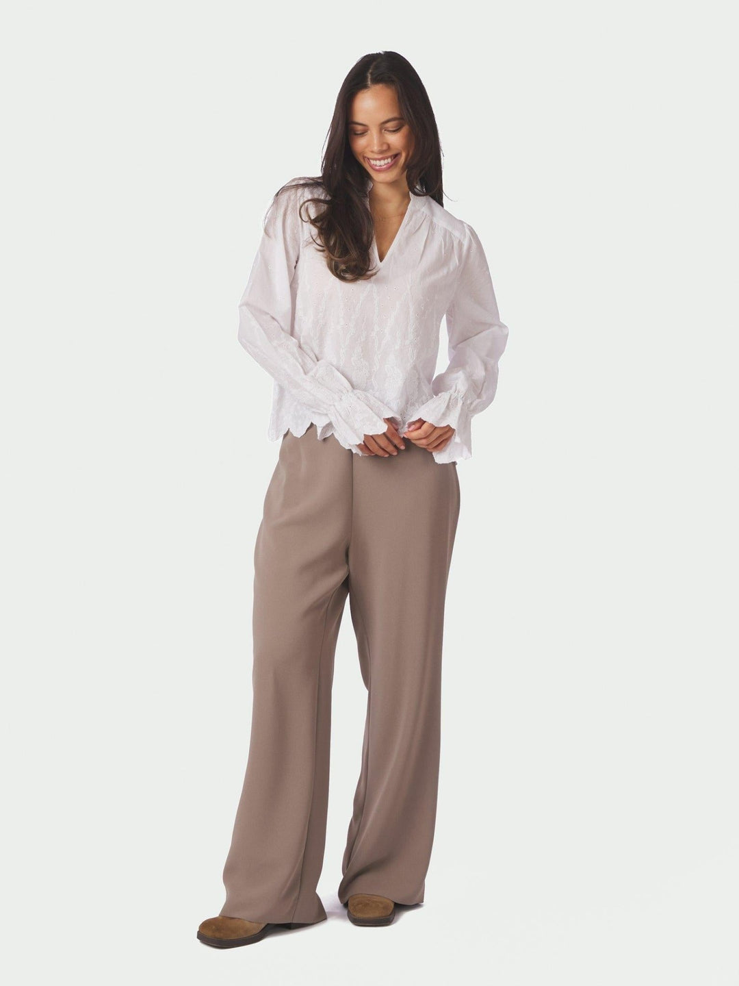 Amara Delicate Emb Blouse White | Skjorter og bluser | Smuk