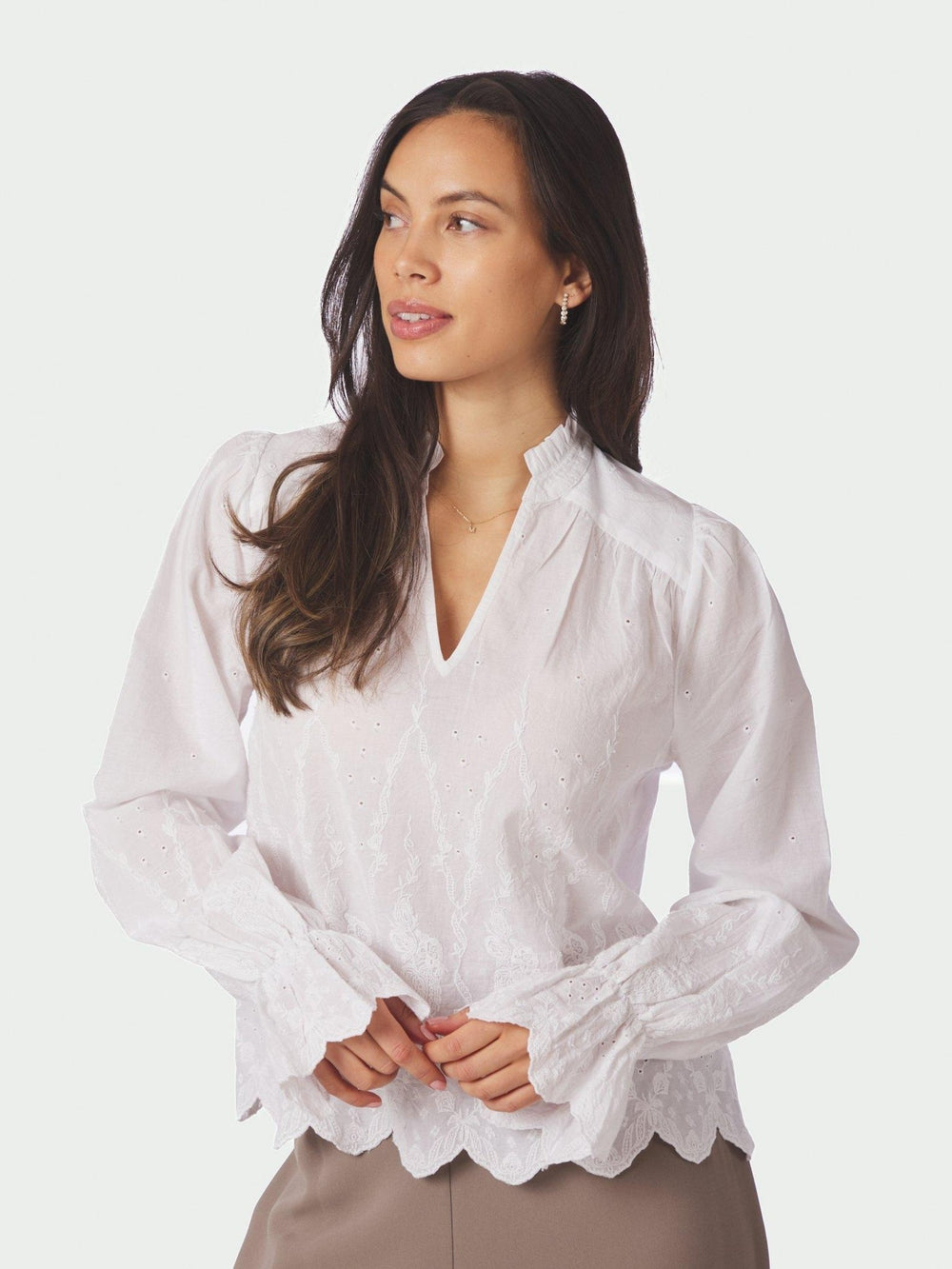Amara Delicate Emb Blouse White | Skjorter og bluser | Smuk