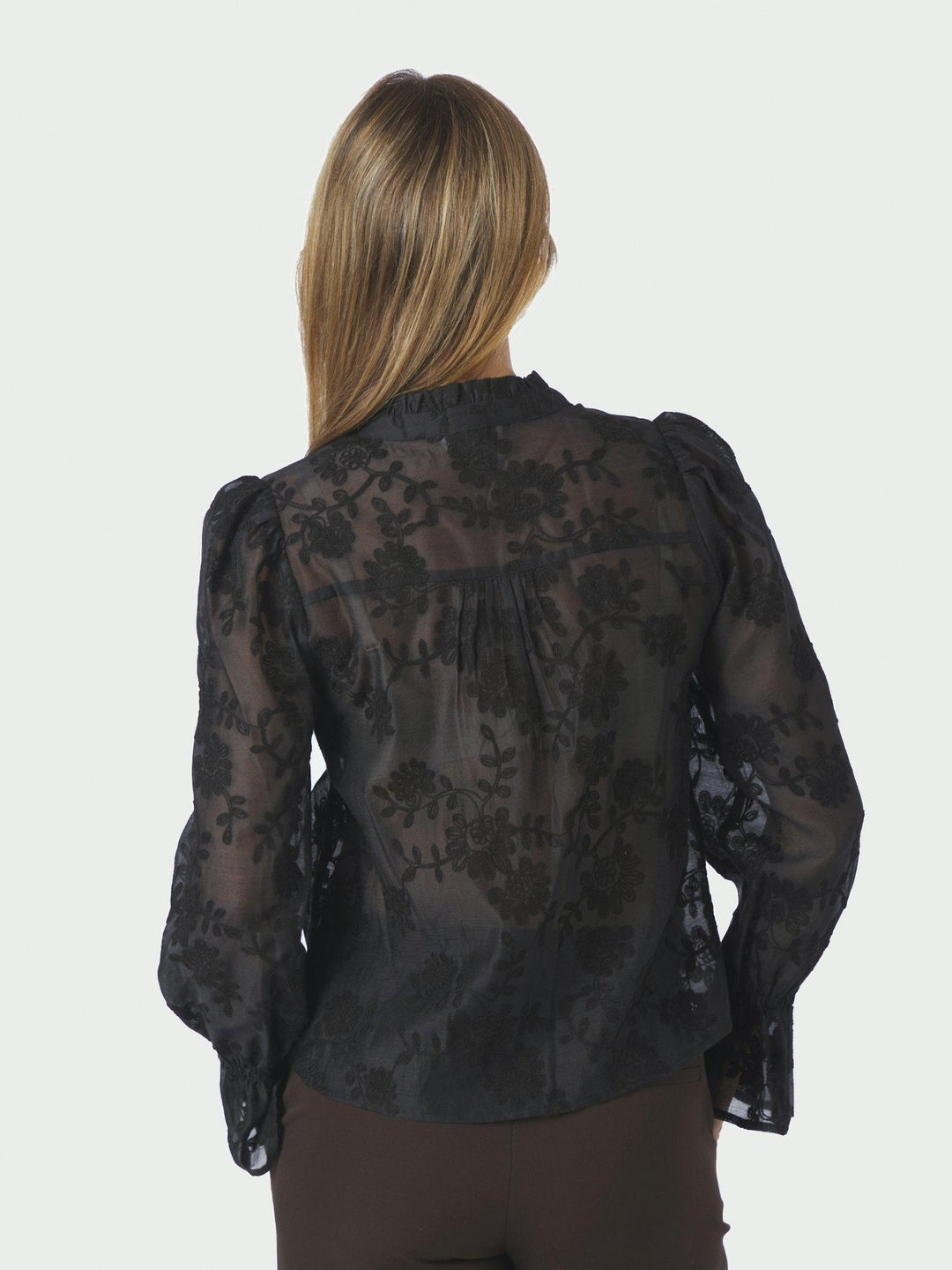 Amara Emb. Blouse Black | Skjorter og bluser | Smuk