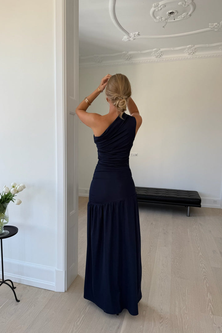Amelia Maxi Dress Navy | Kjoler | Smuk