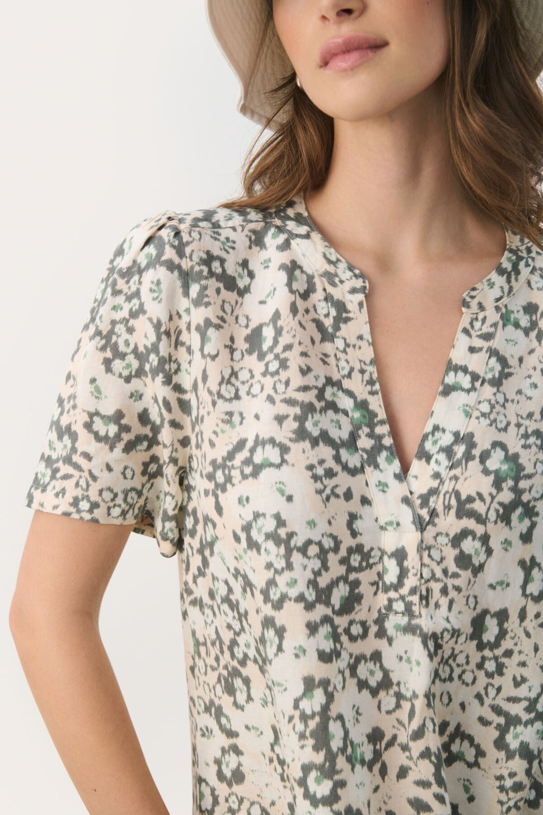 Aminasepw Dress Agave Green Blurred Flower | Kjoler | Smuk - Dameklær på nett