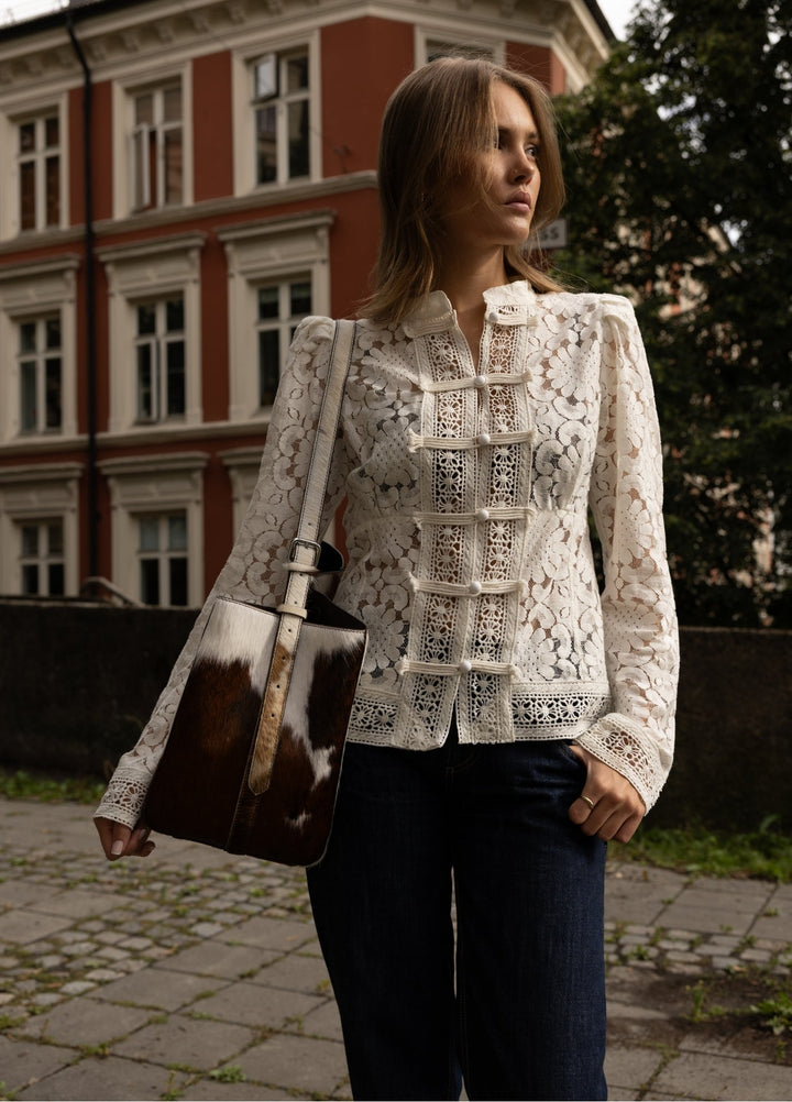 Amora Blouse Chantilly Lace | Skjorter og bluser | Smuk