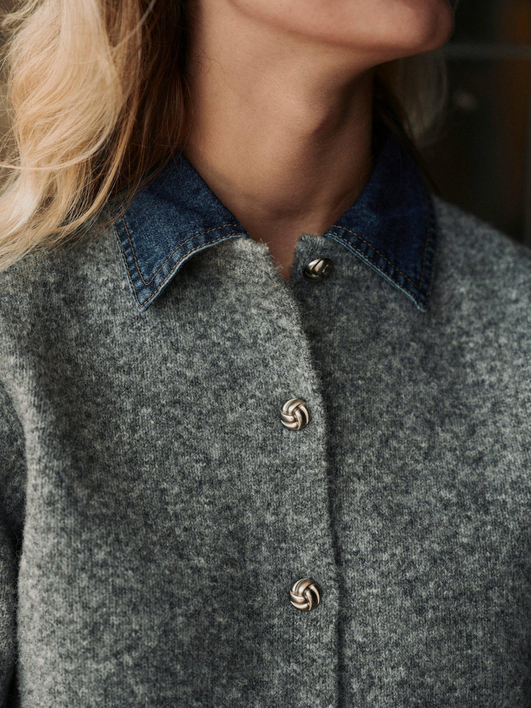 Amoria Knit Cardigan Grey Melange | Genser | Smuk