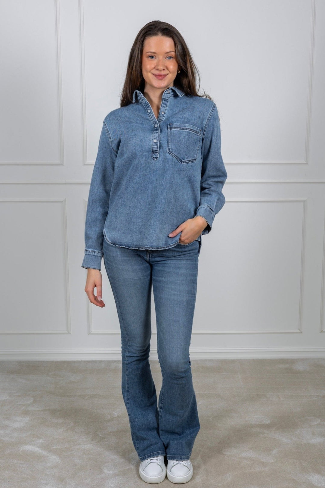 Andorra Blouse Lht Blue Denim | Skjorter og bluser | Smuk - Dameklær på nett