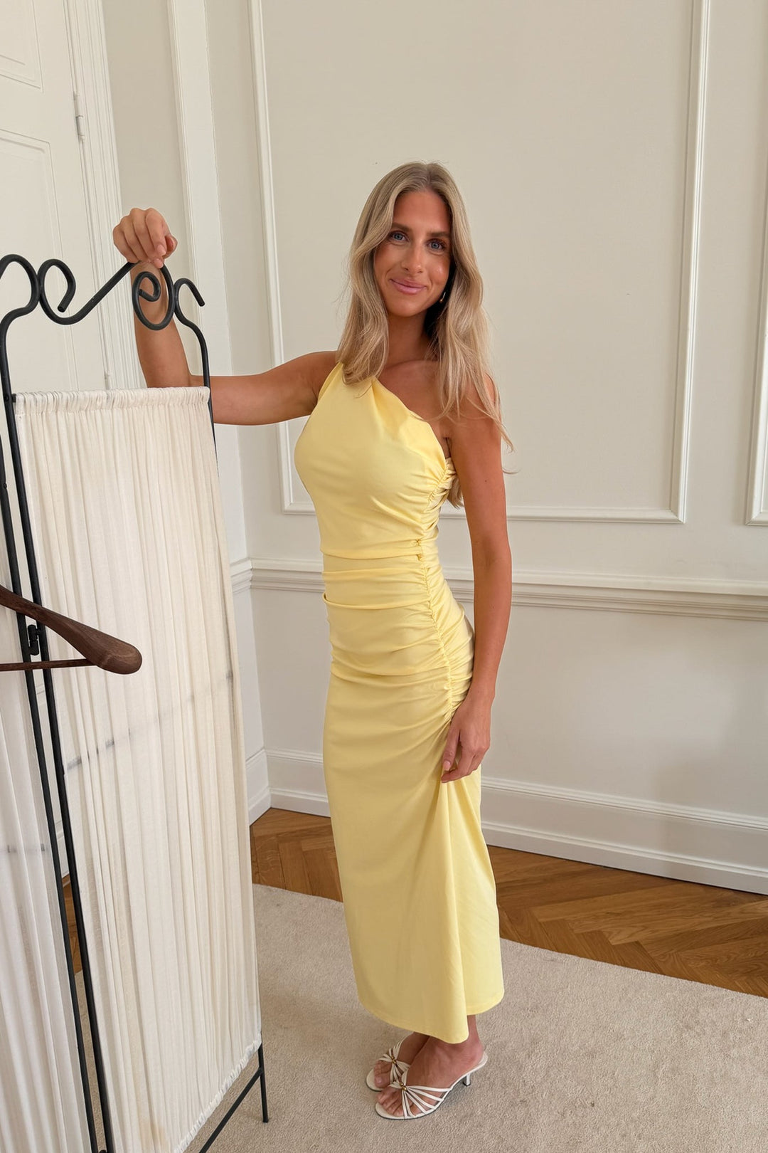 Andrea Midi Dress Yellow | Kjoler | Smuk