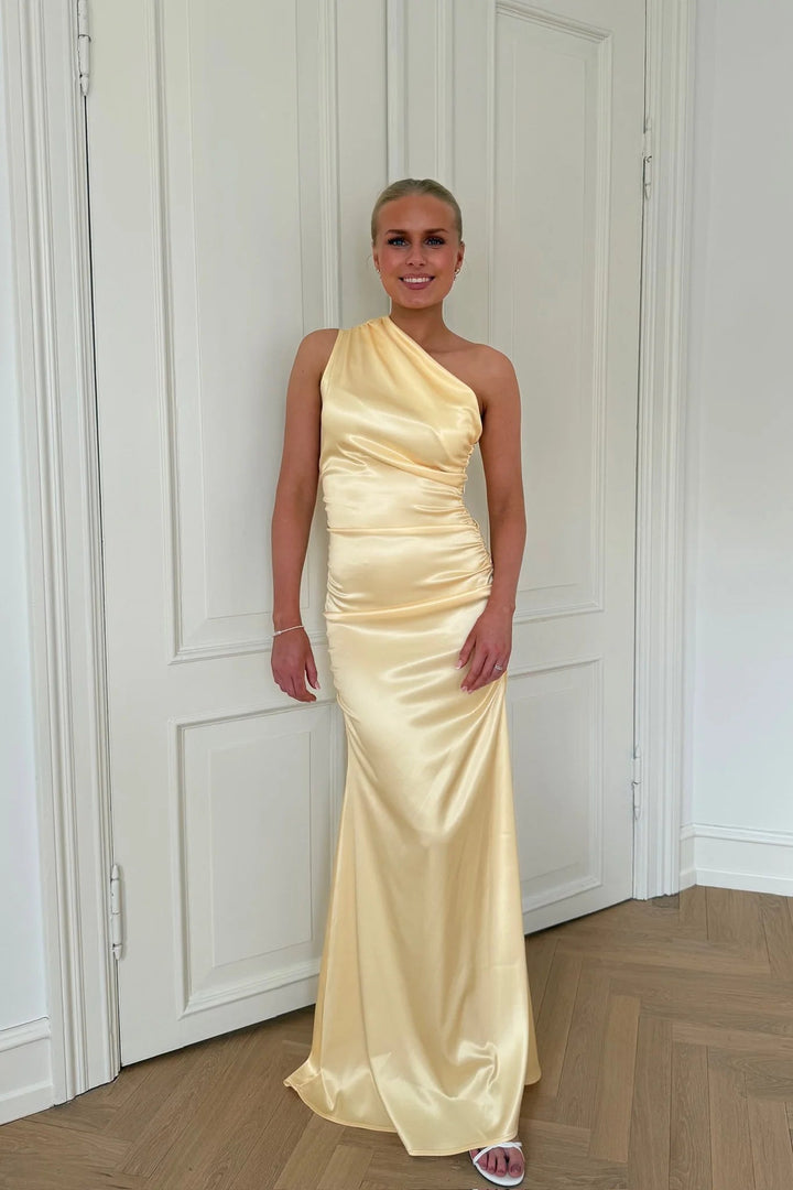 Andrea Satin Dress Butter Yellow | Kjoler | Smuk