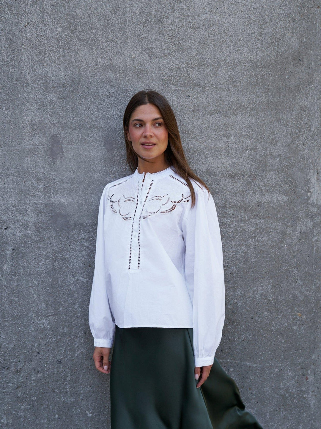 Aneliah C Poplin Emb Blouse White | Skjorter og bluser | Smuk