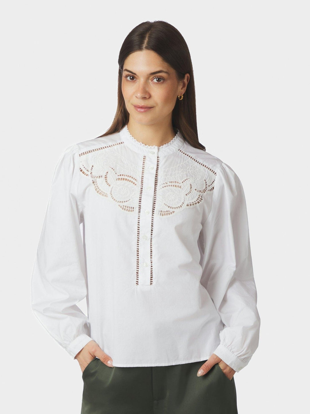 Aneliah C Poplin Emb Blouse White | Skjorter og bluser | Smuk