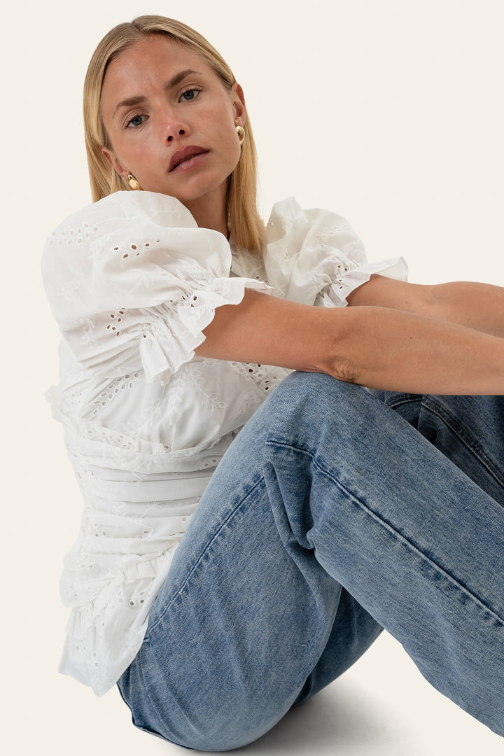 Ariel Blouse White Embroidery | Skjorter og bluser | Smuk