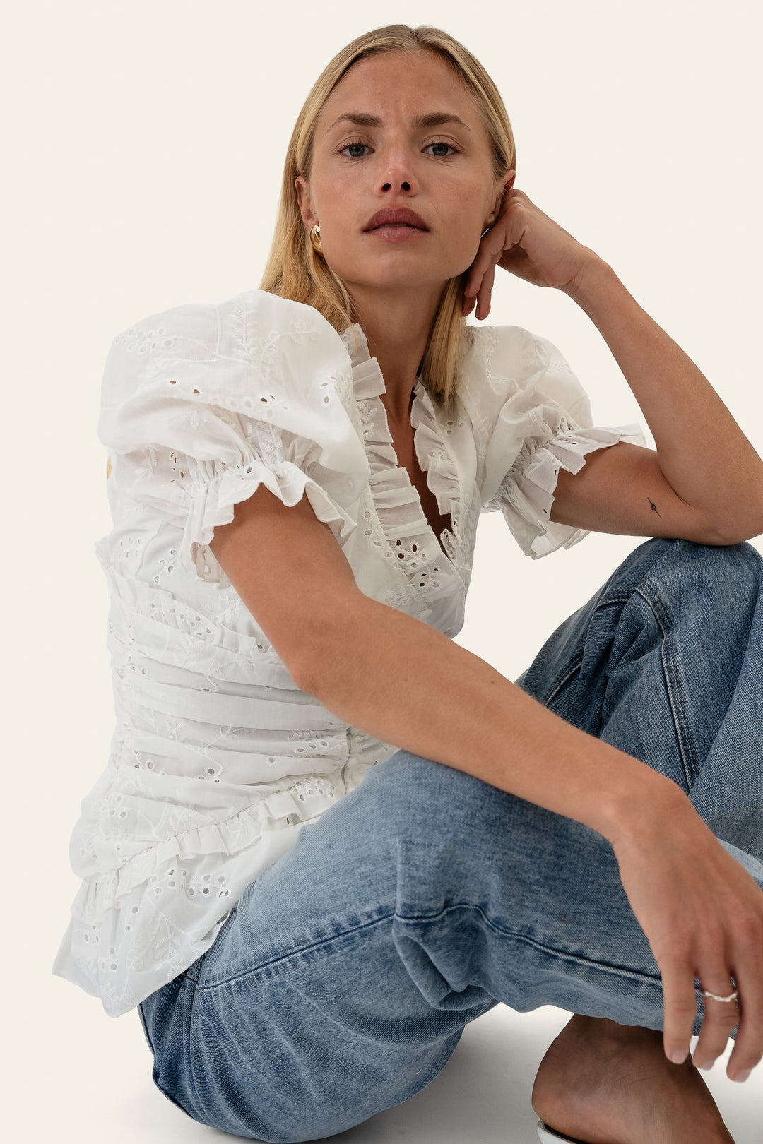 Ariel Blouse White Embroidery | Skjorter og bluser | Smuk