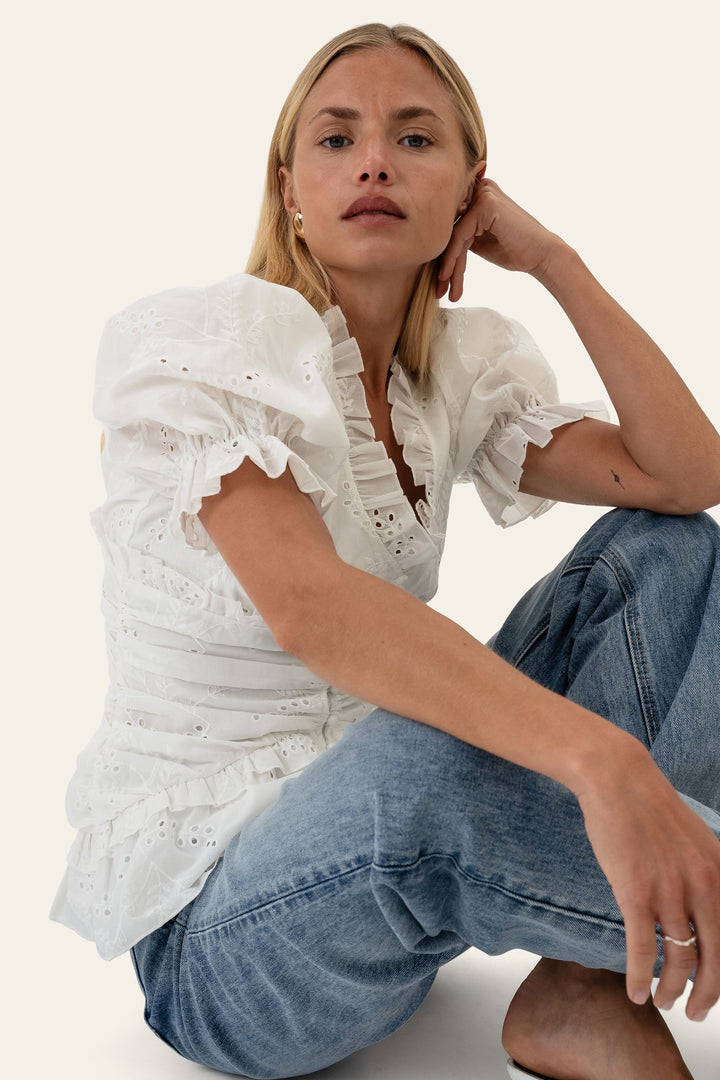 Ariel Blouse White Embroidery | Skjorter og bluser | Smuk