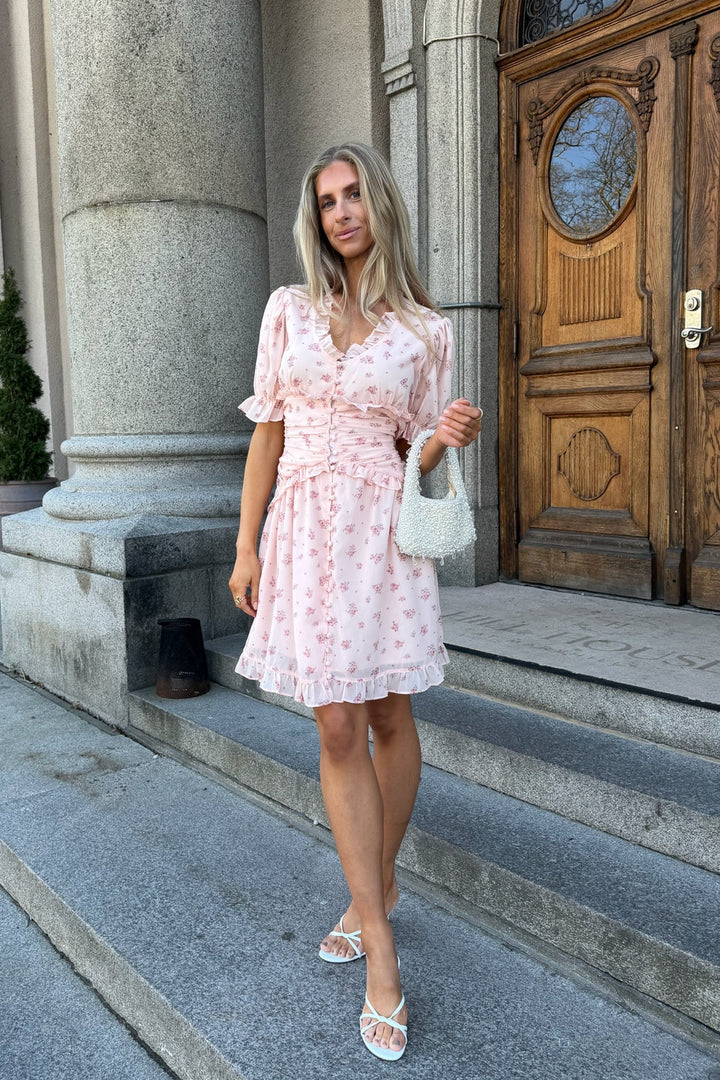 Ariel Dress Pink Flower Print | Kjoler | Smuk