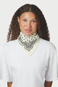 Ariya Paisley Knit Scarf Off White