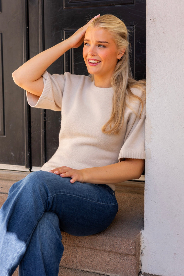 Asha Knit Tee Ivory | Topper | Smuk - Dameklær på nett