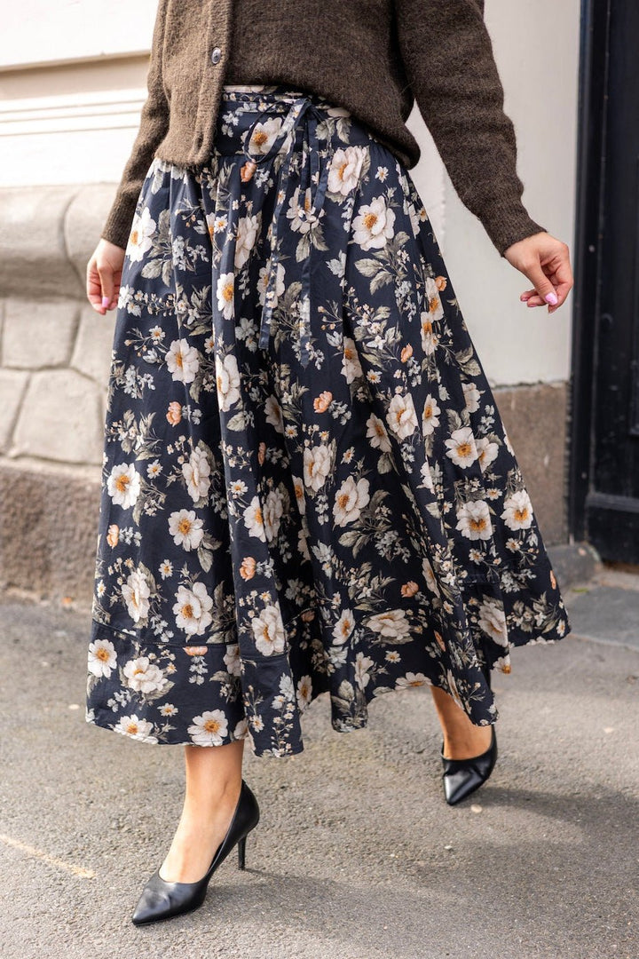 Astrid Skirt Antique Black Poplin | Skjørt | Smuk - Dameklær på nett