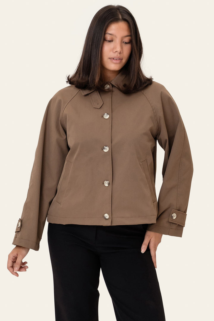 Ava Short Trenchcoat Dark Brown | Yttertøy | Smuk