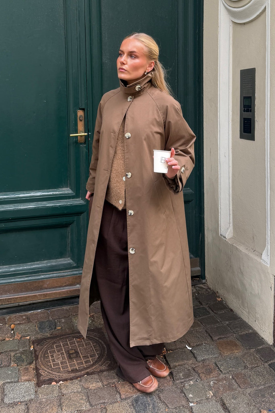 Ava Trenchcoat Dark Brown | Yttertøy | Smuk