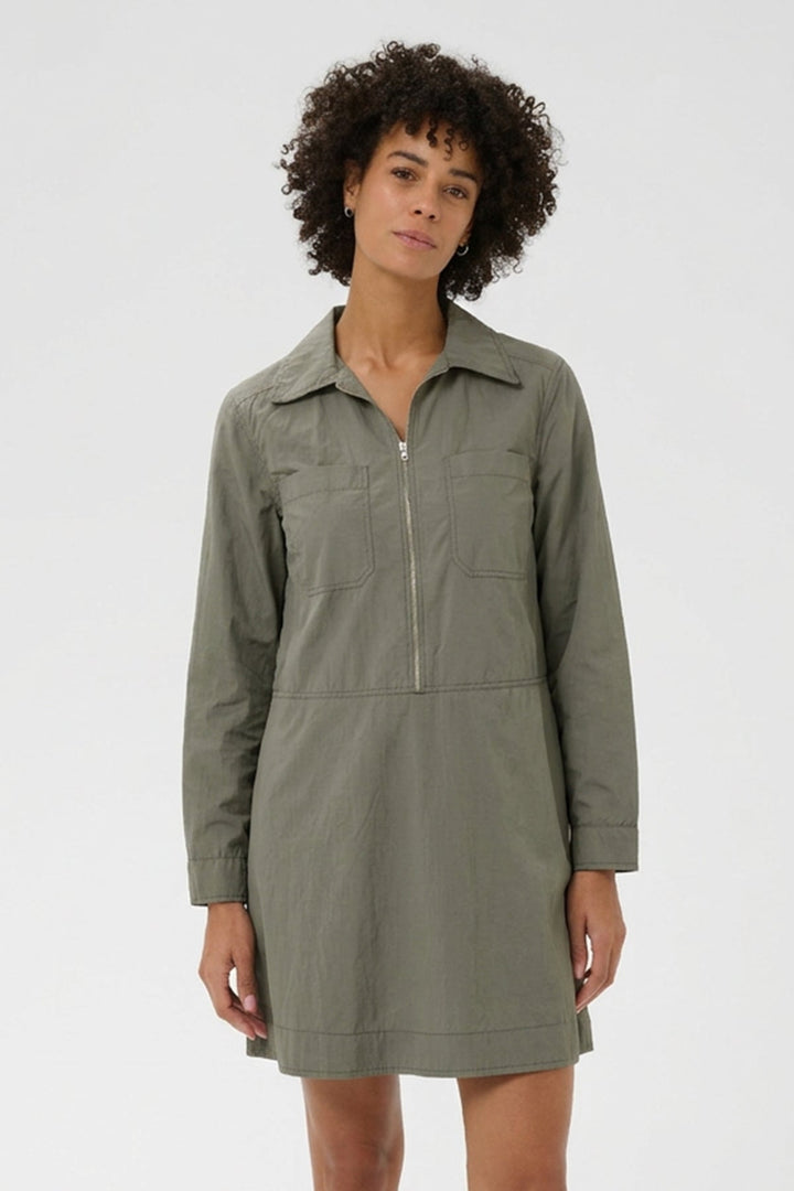 Ayse Dress Smokey Olive | Kjoler | Smuk