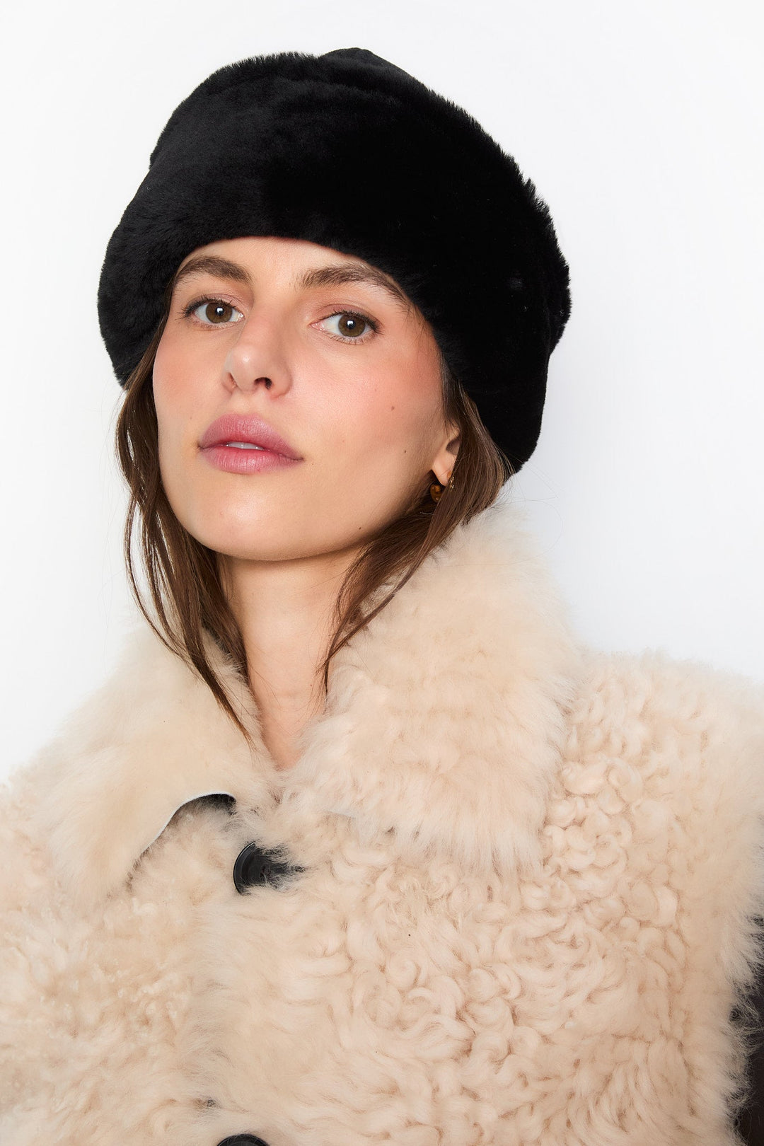 Azta Beanie Black Suede | Accessories | Smuk - Dameklær på nett