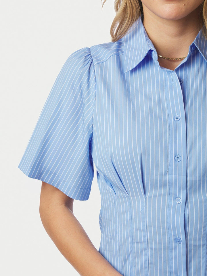 Baia Stripe Poplin Dress Light Blue | Kjoler | Smuk