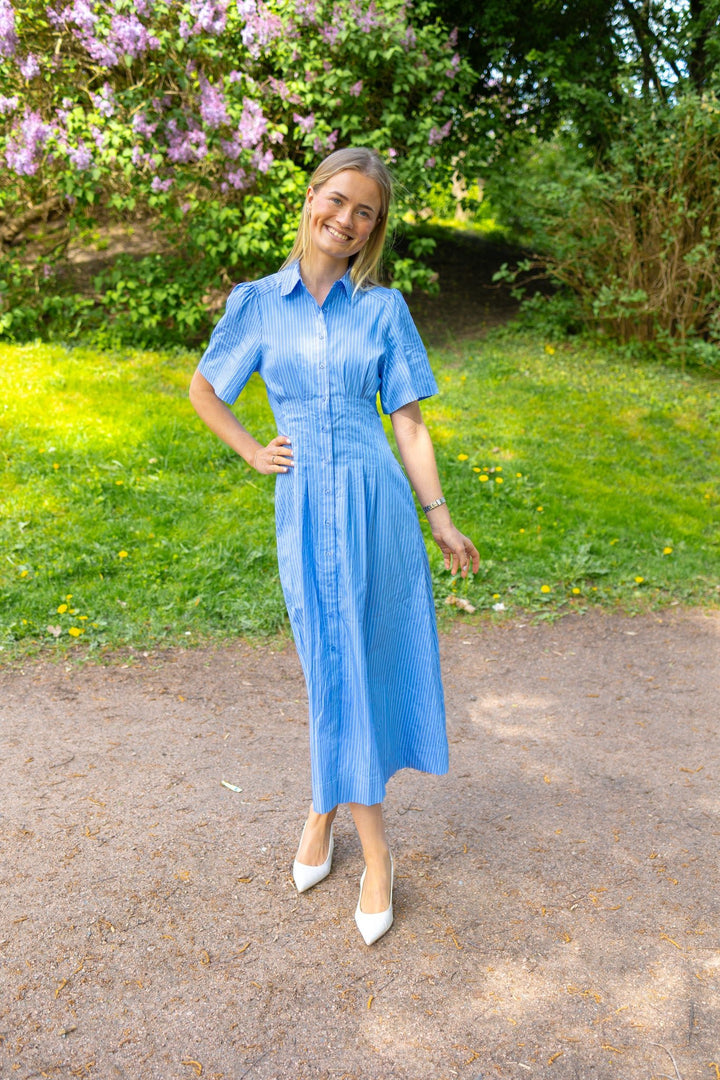 Baia Stripe Poplin Dress Light Blue | Kjoler | Smuk