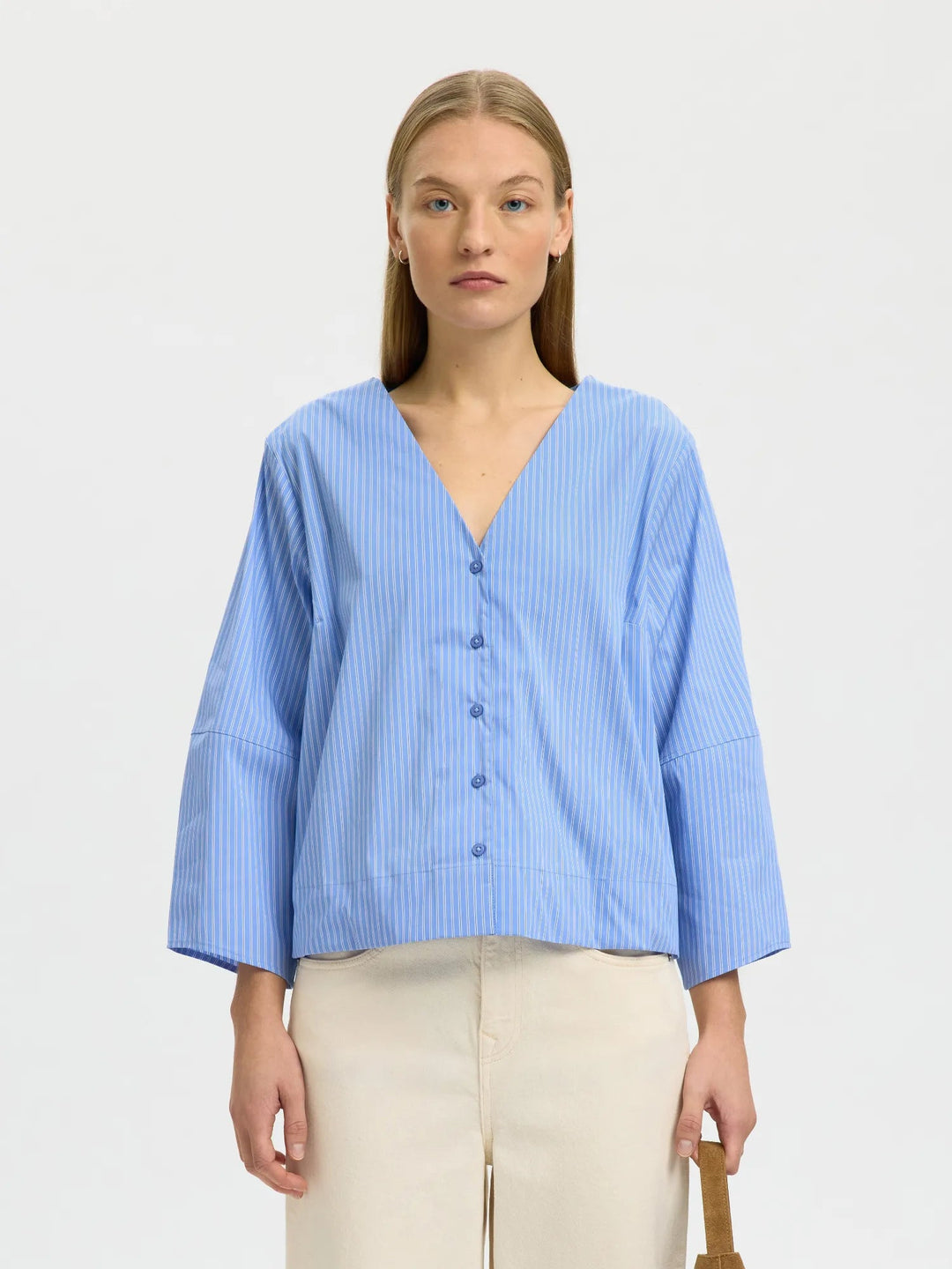 Bea 3/4 V Neck Shirt Dusty Blue Stripe | Skjorter og bluser | Smuk