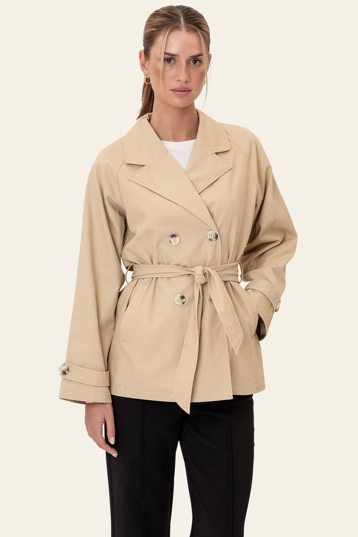 Beate Trenchcoat Beige | Yttertøy | Smuk