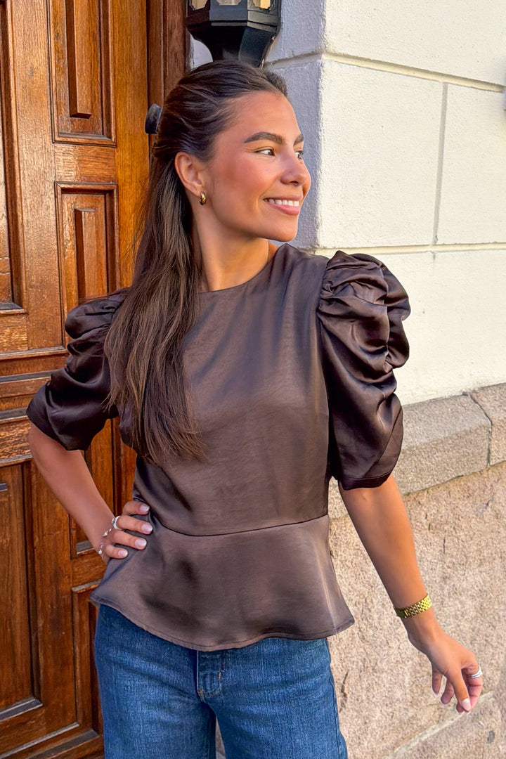 Benua Heavy Sateen Blouse Dark Brown | Skjorter og bluser | Smuk