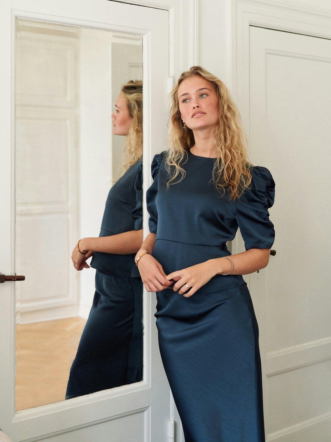 Benua Heavy Sateen Blouse Midnight Blue | Skjorter og bluser | Smuk