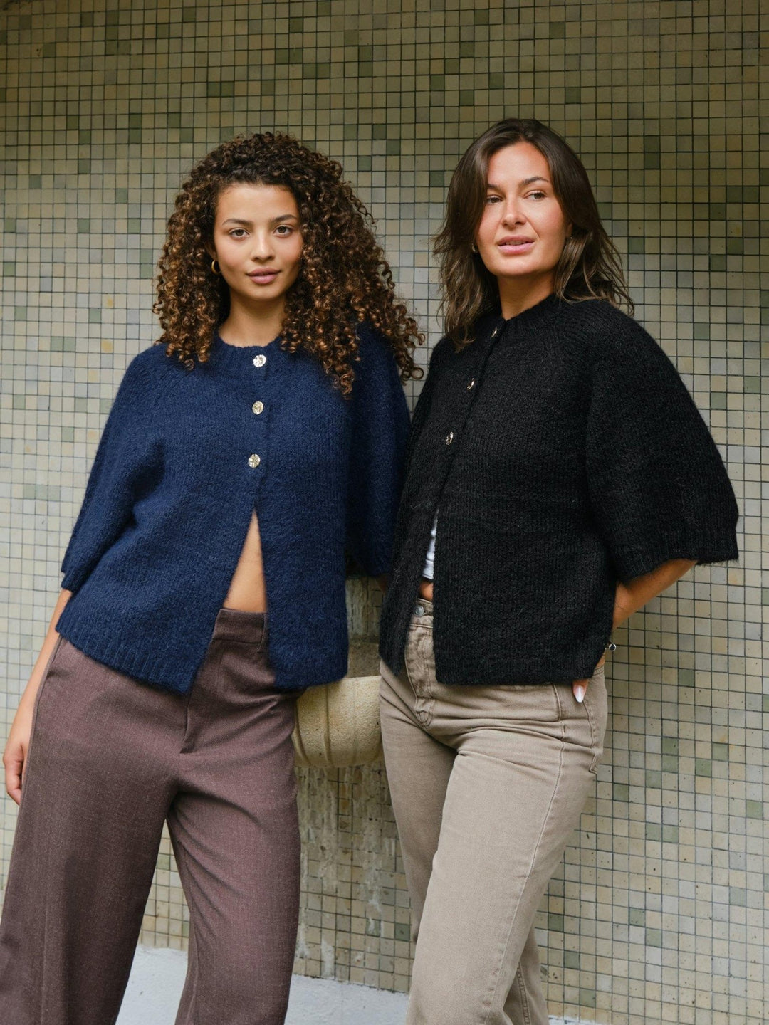 Benuta Fluffy Knit Cardigan Black | Genser | Smuk - Dameklær på nett