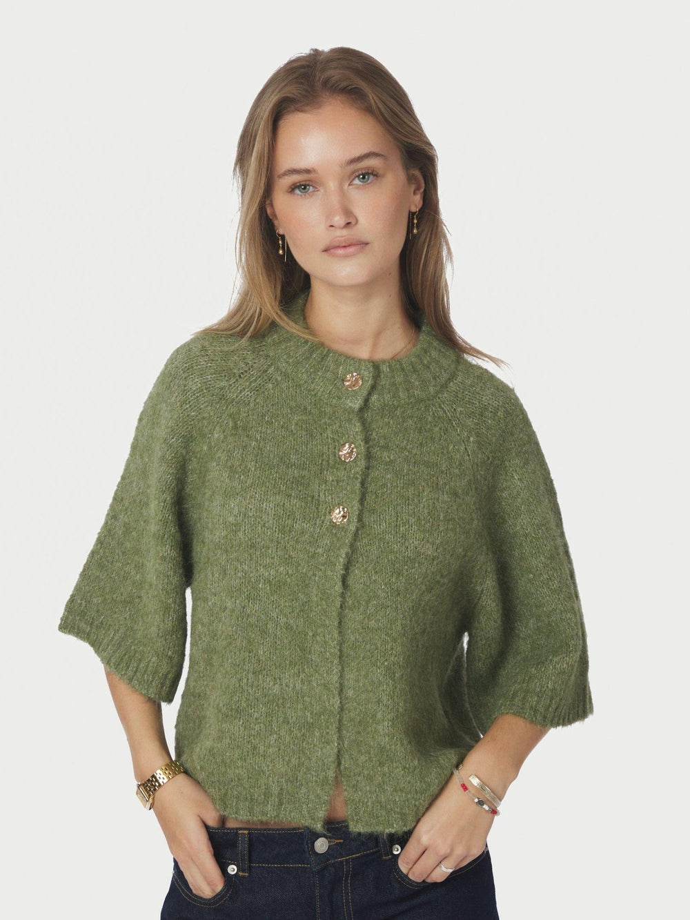 Benuta Fluffy Knit Cardigan Dusty Green | Genser | Smuk